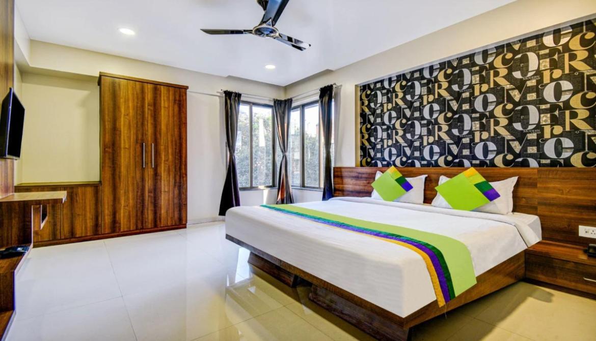 Hotel Grand Orchid - Behind Prem Mandir- In House Parking