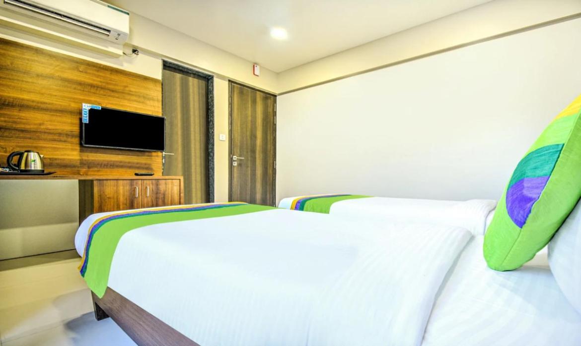 Grand Orchid - Behind Prem Mandir- In House Parking Hotel Vrindavan